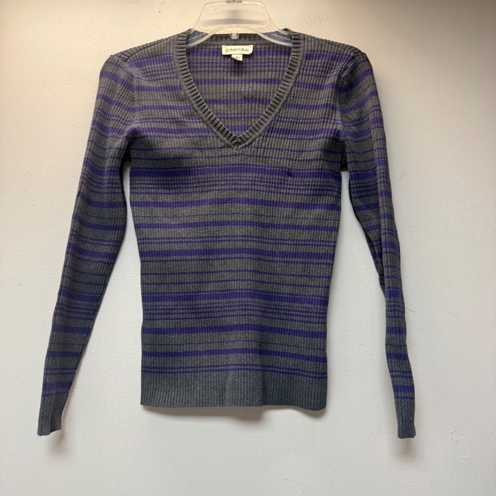 St. John's Bay Sweater Womens Medium Grey Purple Striped Excellent V-Neck Ribbed